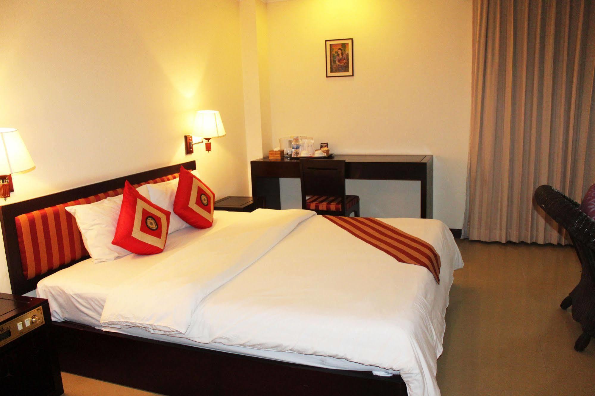 Angkor Riviera Hotel Siem Reap Dış mekan fotoğraf
